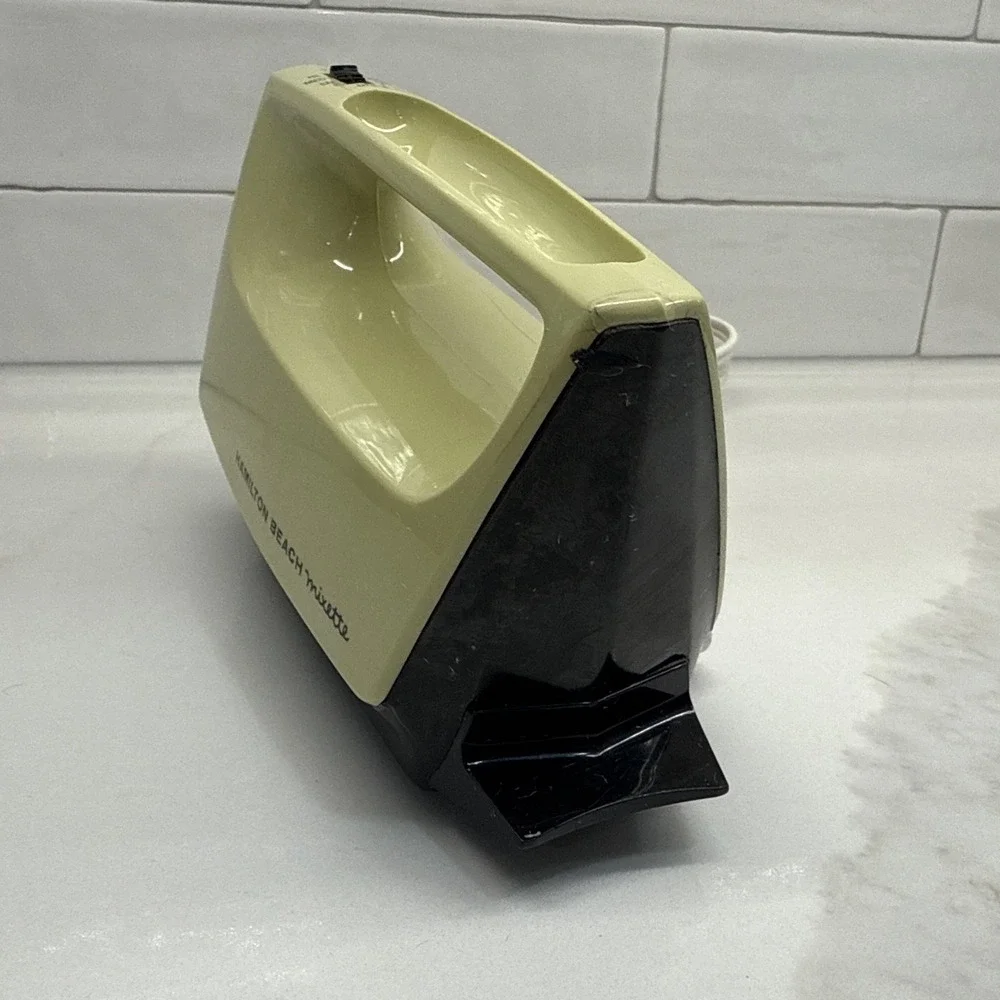 Vintage Hamilton Beach Scovill Portable Mixer Model 87A Avocado Green - Tested